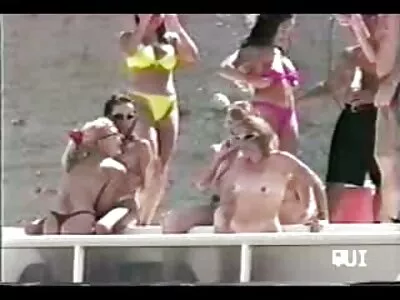 Tuhma lentoemäntä on hardcore kolmikko ilmaisia suomalaisia pornovideoita matkustajien kanssa