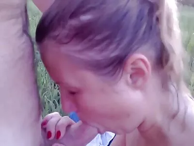 Blondi rakastaa olla hänen orjansa, nuolee jalkansa ja haiseva ilmaiset sexi videot perse