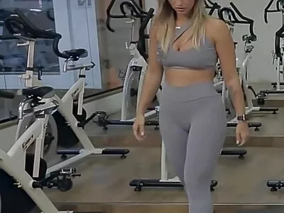 Blondi kypsä on erittäin hullu nuoruudestaan pornhub ilmainen