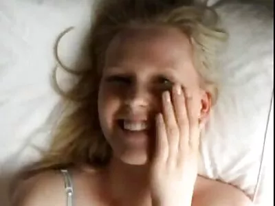 Itsenäisyydellä on hintansa ja pornovideoita ilmaiseksi tytön täytyy imeä ja naida