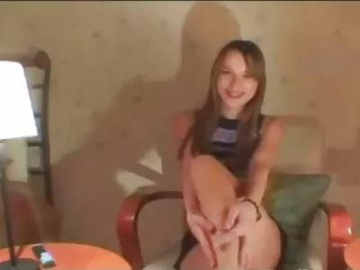 Dildot menevät reikiin kolmen lesbon pakaran väliin seksivideoita ilmaiseksi
