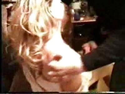 Ruskeaverikkö vauva keskipitkät ilmaisia pornovideoita tissit saa ruuvattu
