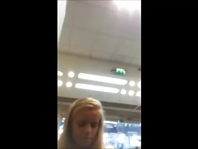 Kaveri porat  nörtti Latina tyttöystävä takaisin paikalleen