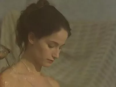 Aikuinen mies ilmaisia porno elokuvia kynsien bimbo nuori tyttö ulkona takapihalla