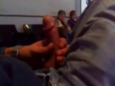 Kurvikas ruskeaverikkö ja komea mies rakastelevat ilmaiset seksivideot makuuhuoneessa
