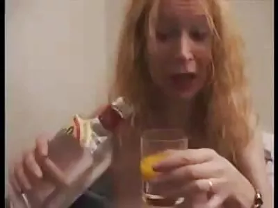 Hikistä ilmaista suomipornoa porttoa ympäröivät pystyt akselit ja hän haluaa ne kaikkiin reikiin