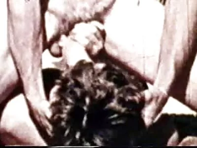 Nuori mies tietää, ilmaisia pornovideoita että purkautunut tyttöystävä tuli hänen luokseen harrastamaan seksiä